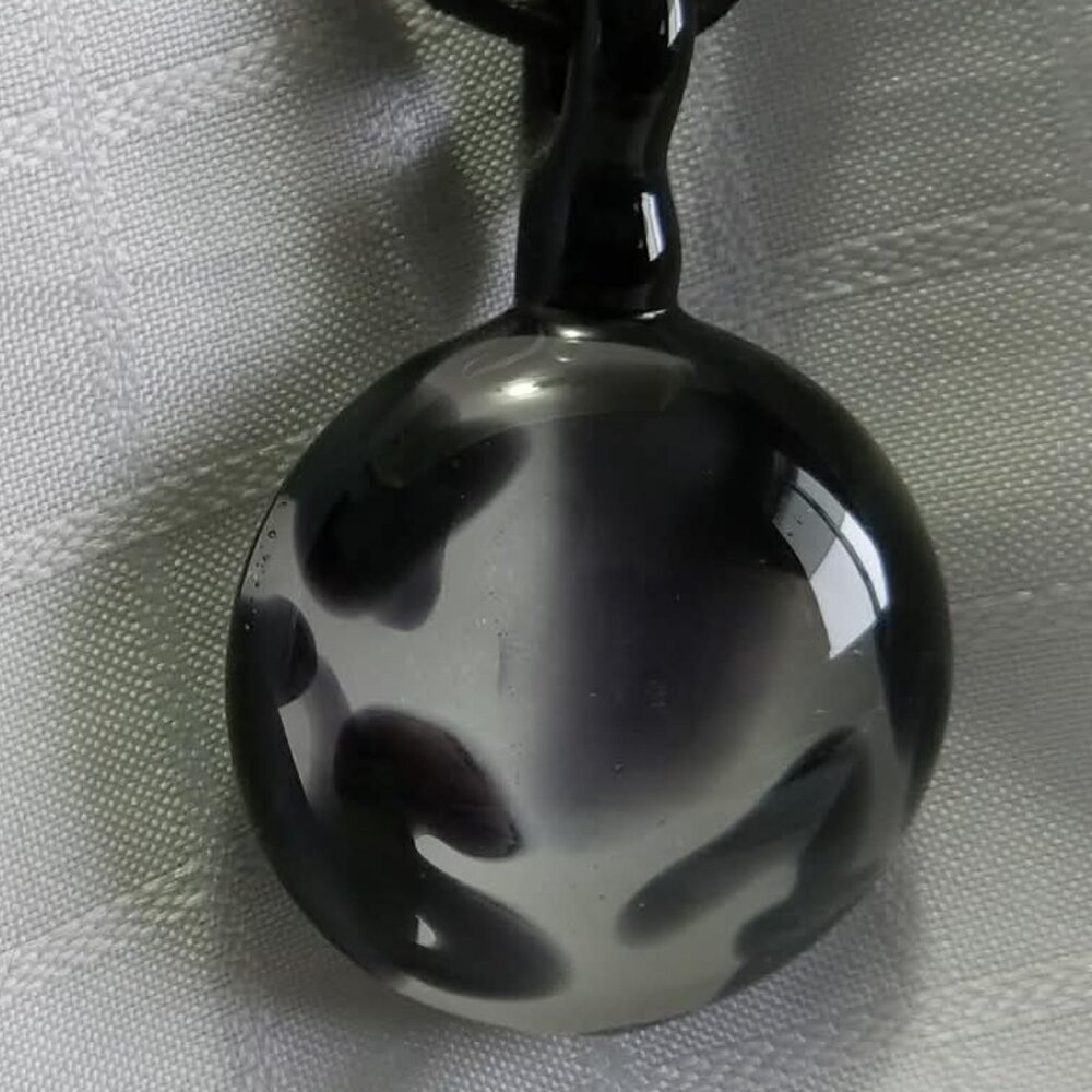 Let's pay tribute to this pendant work with a bunch of hashtags in the comments. - Picture 4 of 7